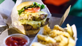 Shake Shack has second thoughts about that whole “<em></em>cashless restaurant”<em></em> thing